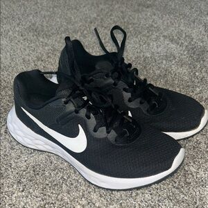 Nike Black and White Running Shoes